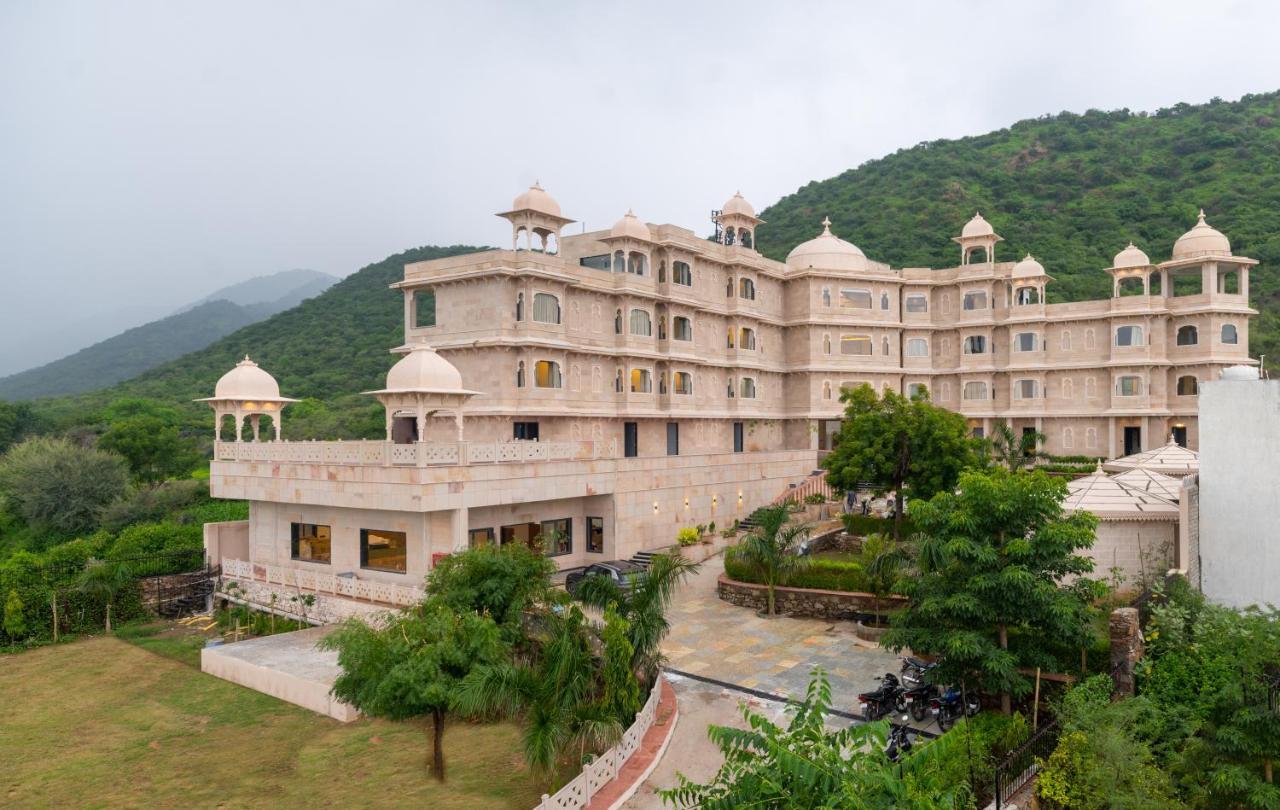 Traavista Aravali Mahal Udaipur Exterior photo