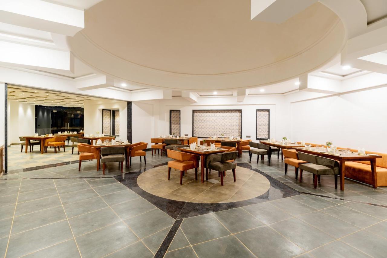 Traavista Aravali Mahal Udaipur Exterior photo